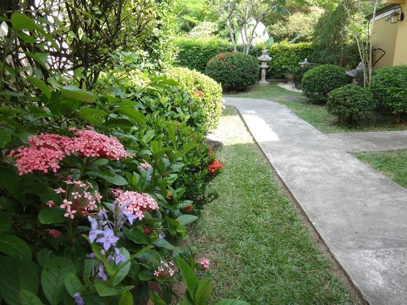 Holiday Village And Natural Garden Resort Phuket Exterior foto